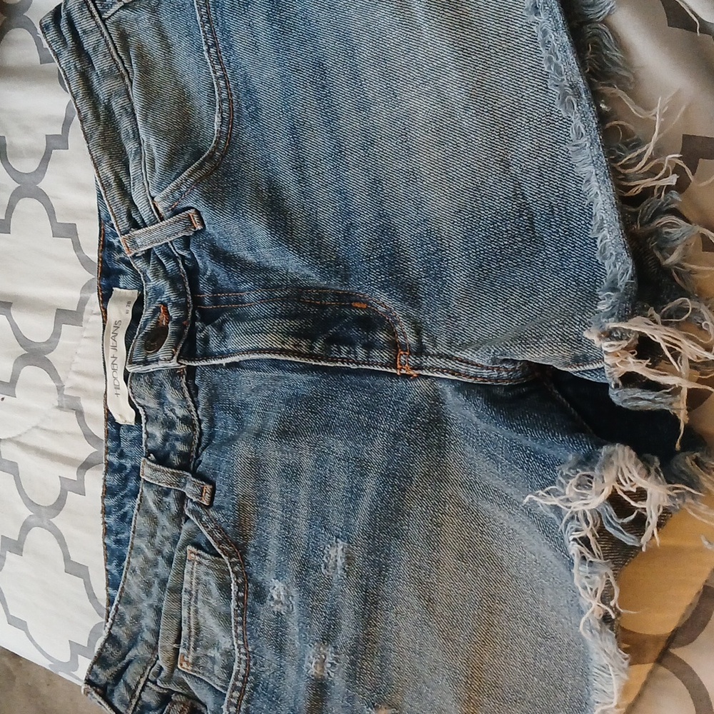 Short shorts jeans